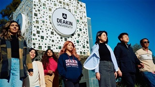 澳大利亞留學(xué)|2025年權(quán)威世界大學(xué)排名發(fā)布：澳大利亞迪肯大學(xué)，躍居維州前三！